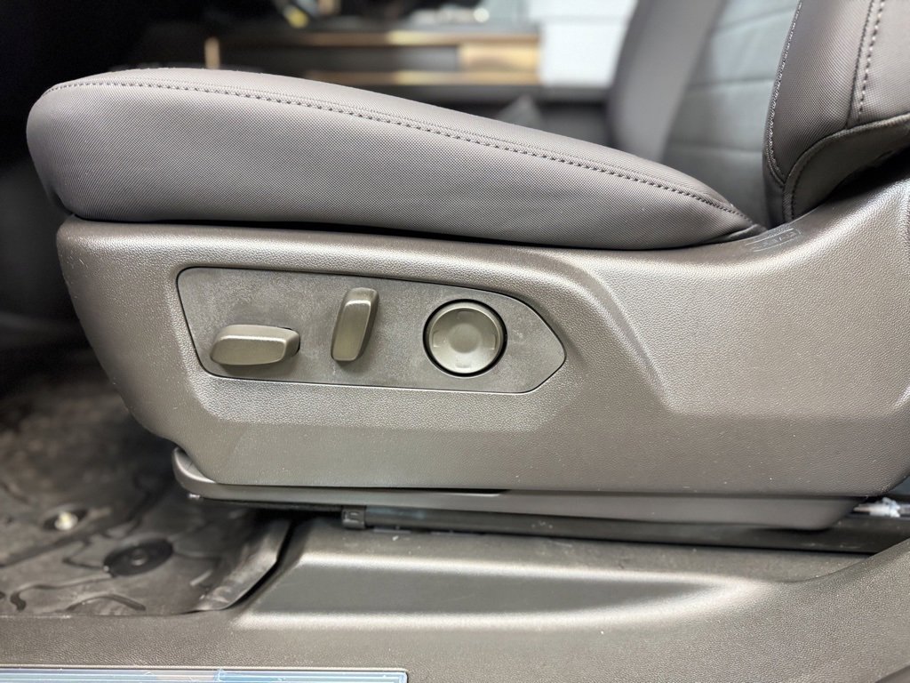 New 2025 GMC Hummer EV 2X w/ LPO, Sport Package image 11