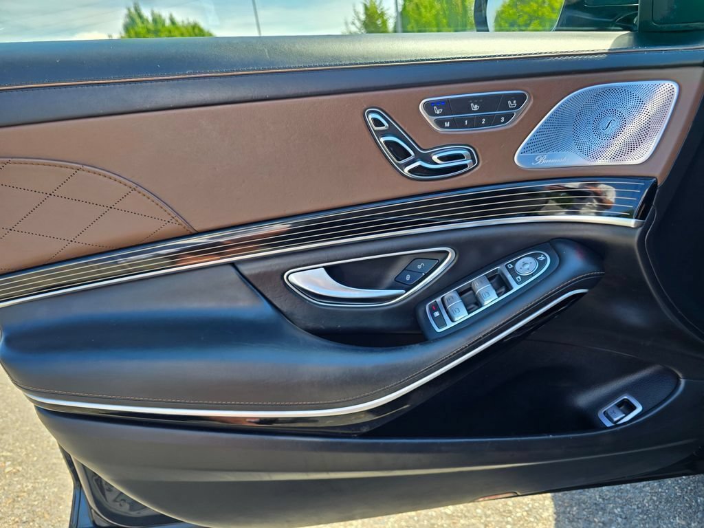 Used 2018 Mercedes-Benz S 560 Sedan w/ Premium Package image 11