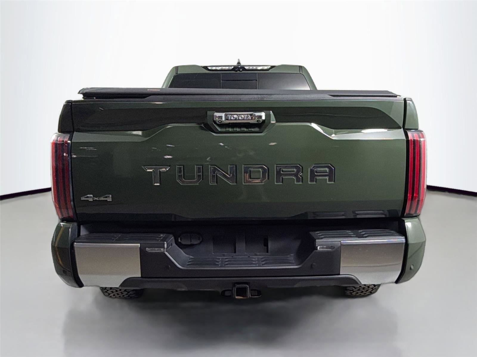 Used 2022 Toyota Tundra Limited AWD/4WD image 6