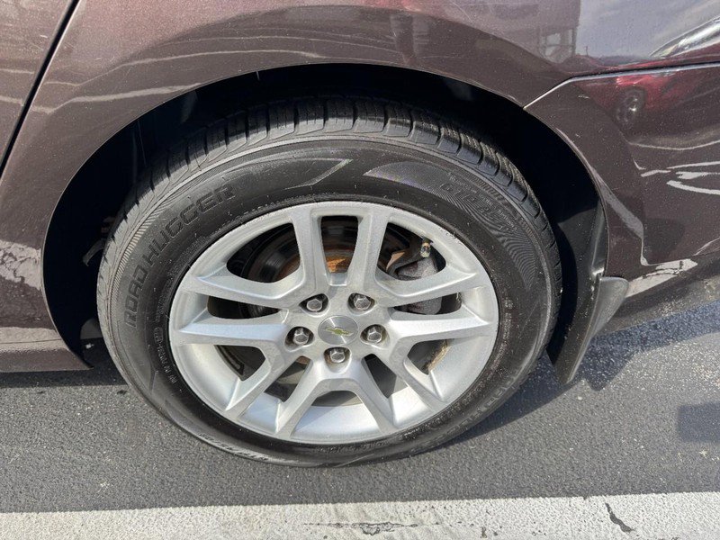 Used 2015 Chevrolet Malibu LT w/ Power Convenience Package image 7