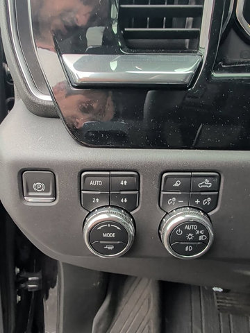 Certified 2023 GMC Sierra 1500 SLT w/ SLT Premium Plus Package AWD/4WD image 18