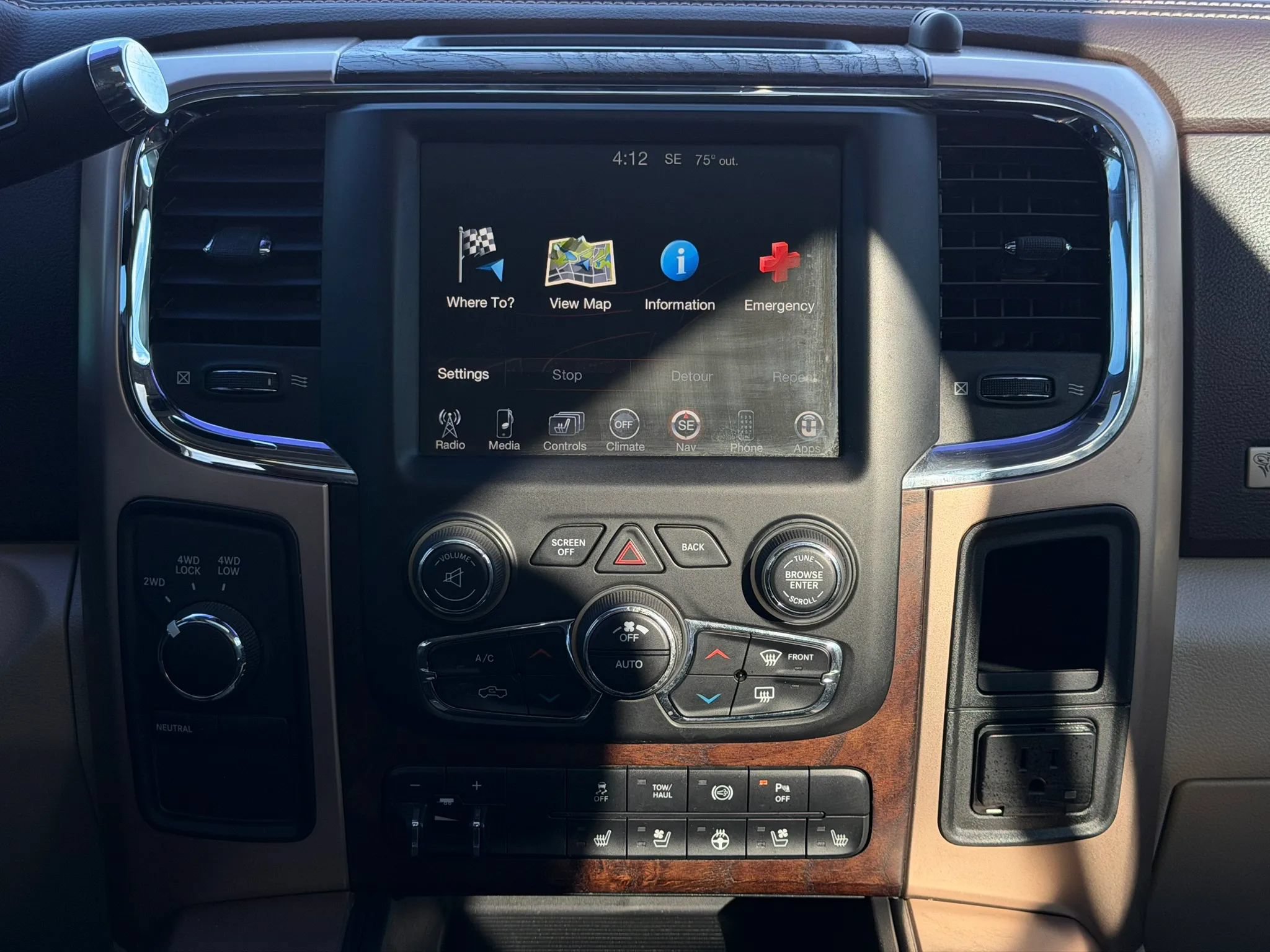 Used 2014 RAM 3500 Laramie Longhorn AWD/4WD image 39