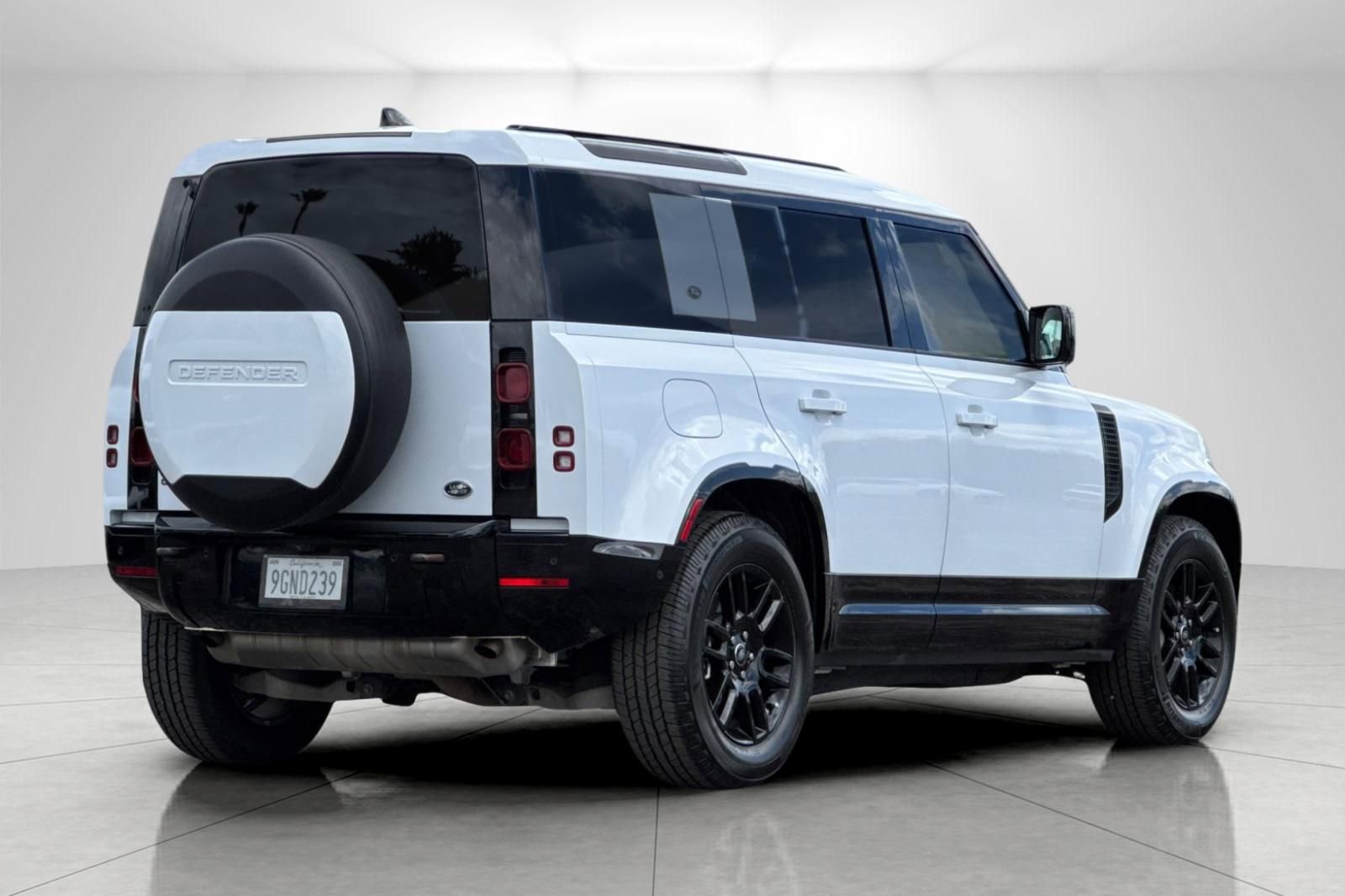 Used 2023 Land Rover Defender 110 X-Dynamic SE AWD/4WD image 3