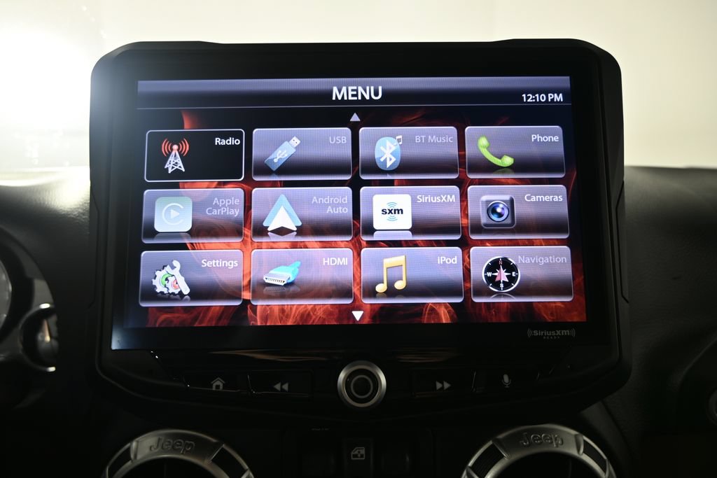 Used 2014 Jeep Wrangler Unlimited Sahara w/ Connectivity Group AWD/4WD image 25