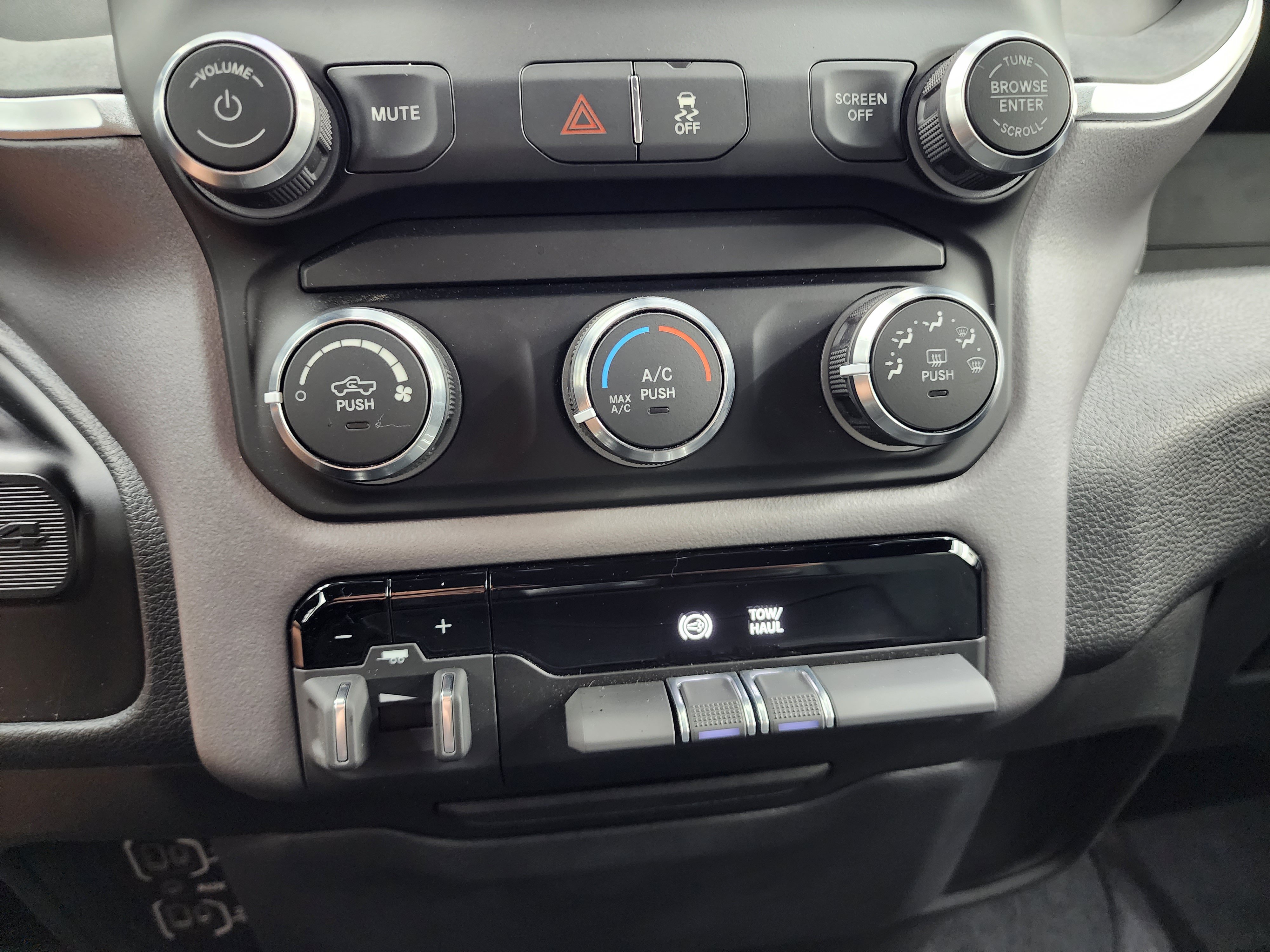 Used 2022 RAM 3500 Big Horn w/ Protection Group AWD/4WD image 47