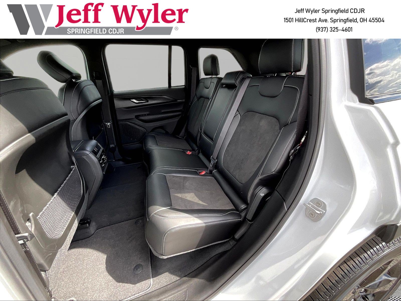 New 2025 Jeep Grand Cherokee 4WD image 19