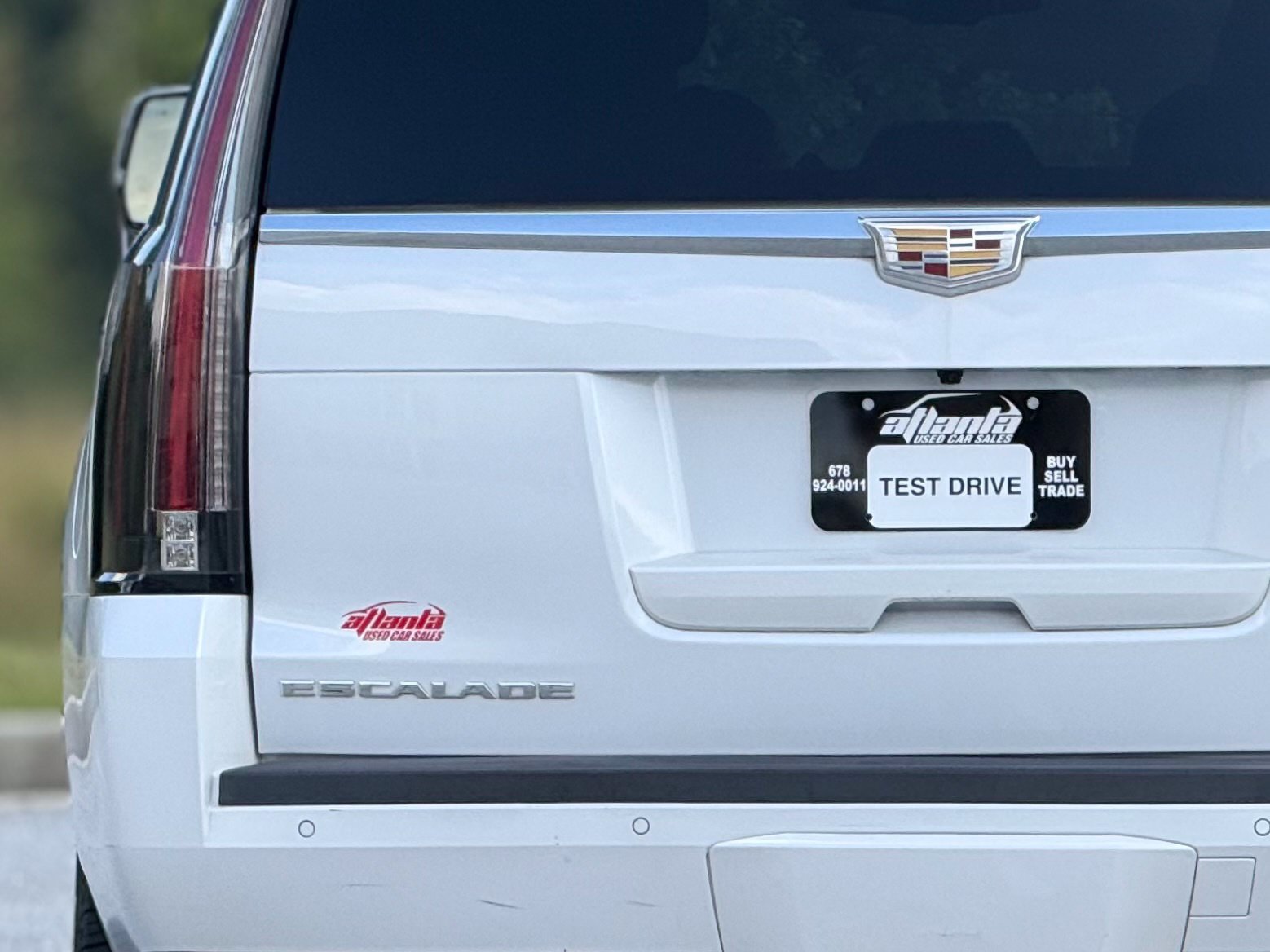 Used 2016 Cadillac Escalade Luxury AWD/4WD image 16