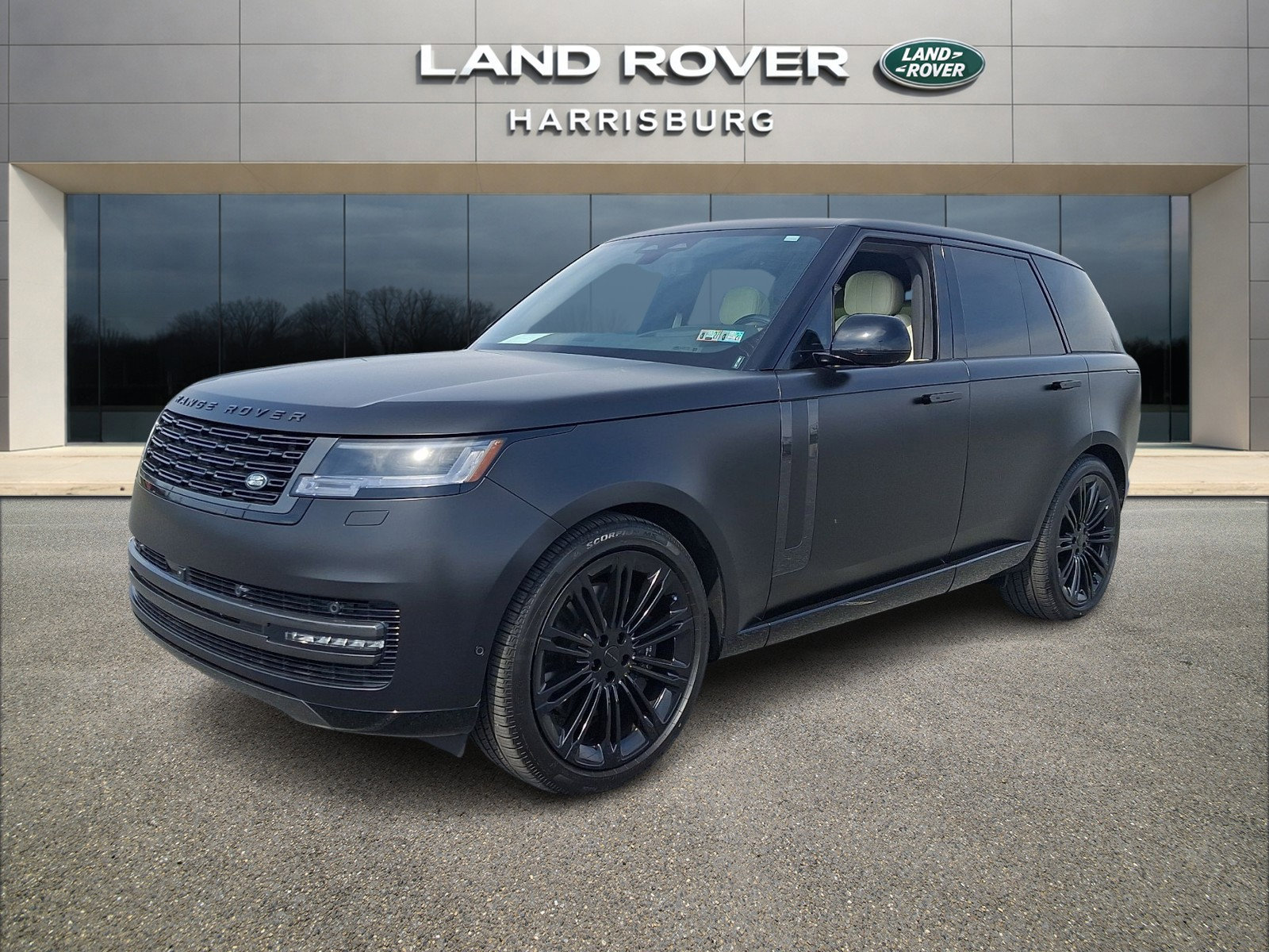 Used 2026 Land Rover Range Rover SE AWD/4WD image 1
