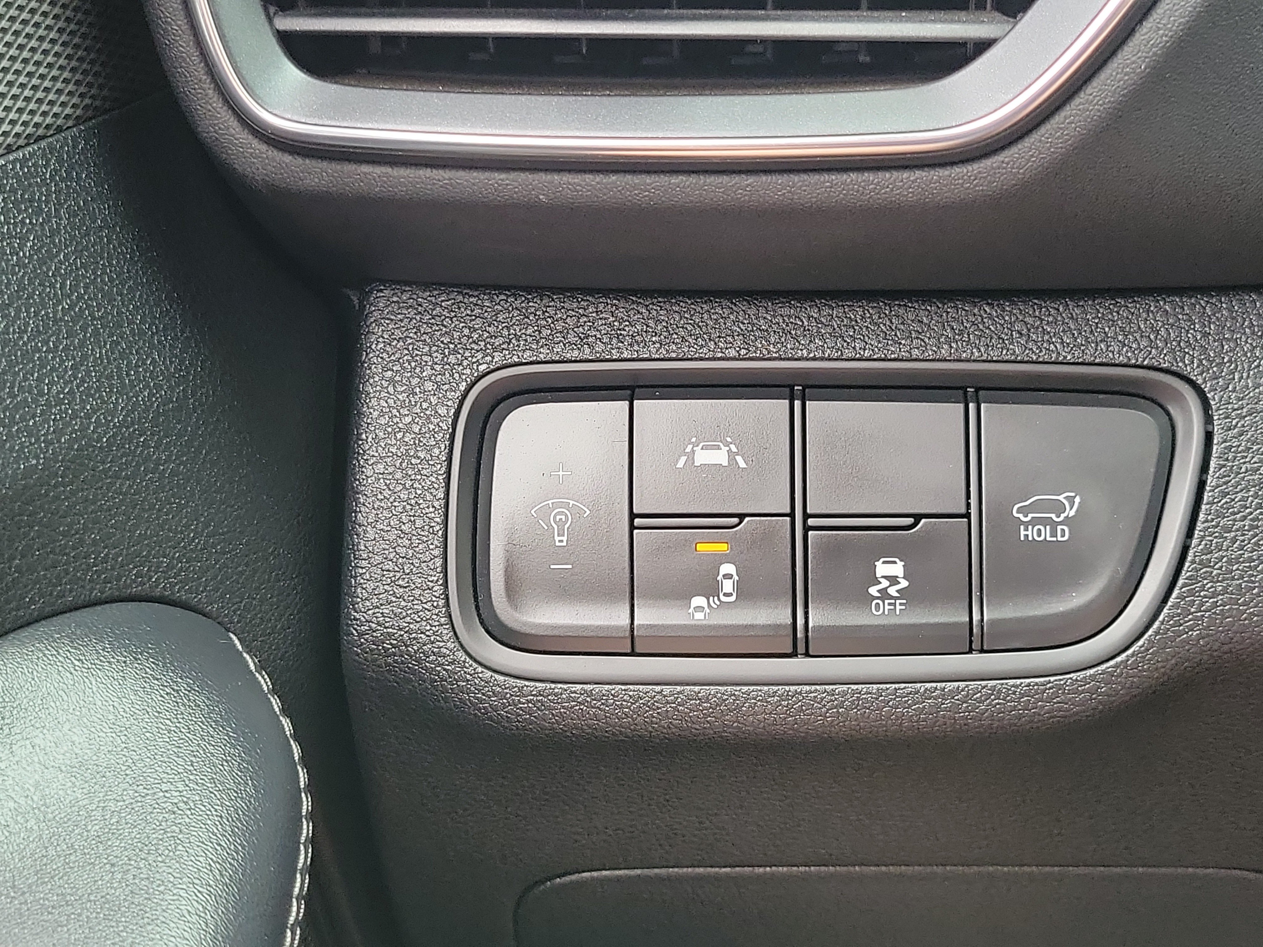 Used 2019 Hyundai Santa Fe Limited FWD image 12
