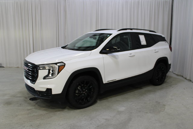 Used 2023 GMC Terrain SLE w/ Driver Convenience Package AWD/4WD image 25