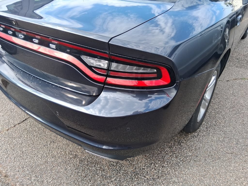 Used 2019 Dodge Charger SXT RWD image 11