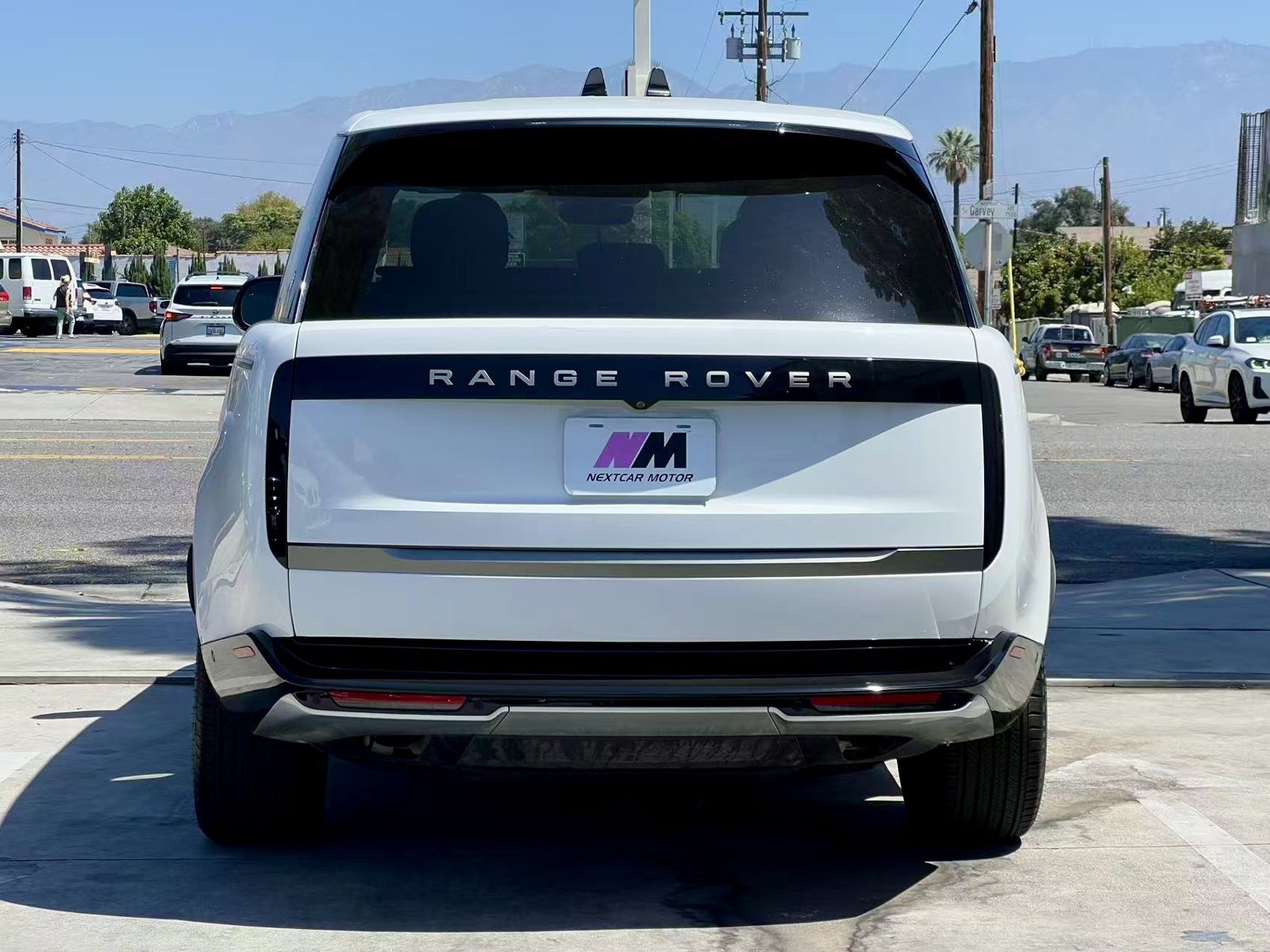 Used 2024 Land Rover Range Rover SE AWD/4WD image 6