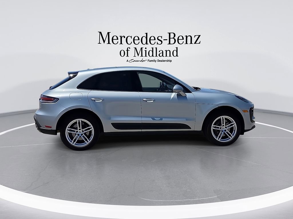 Used 2025 Porsche Macan AWD/4WD image 9