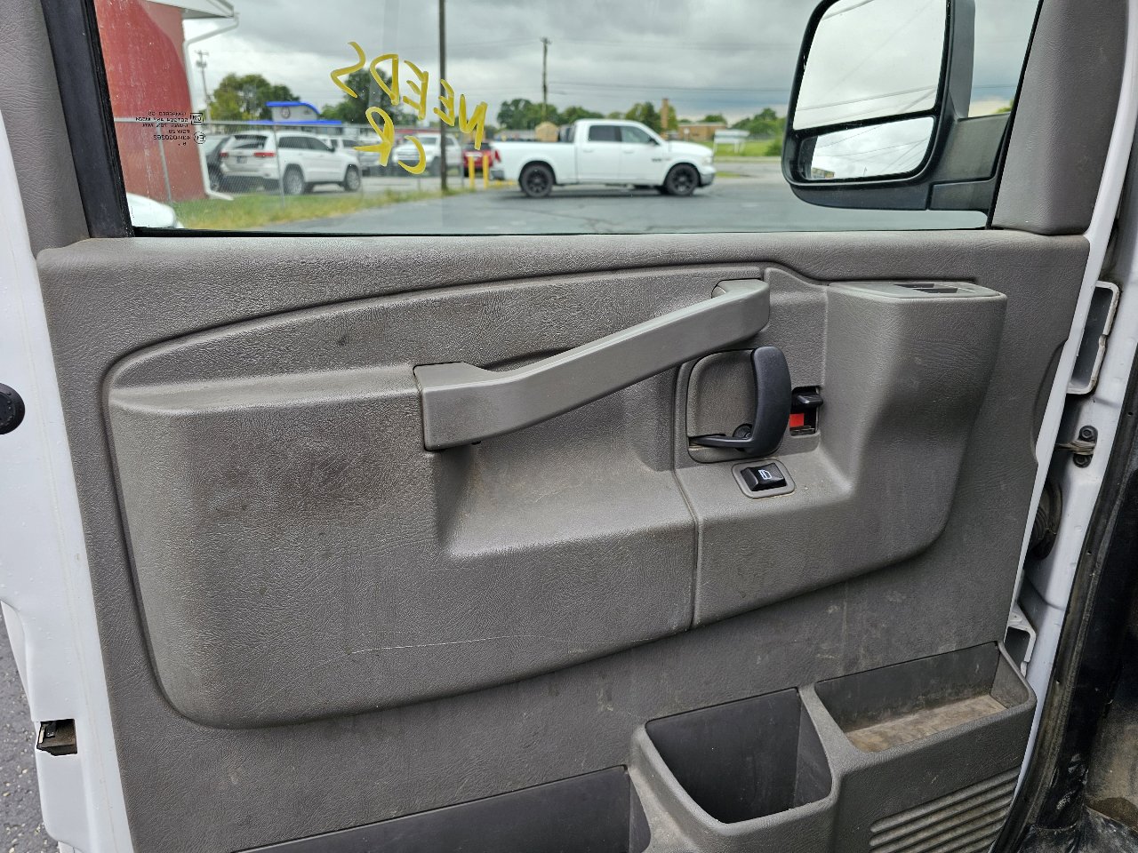 Used 2017 GMC Savana 2500 image 3