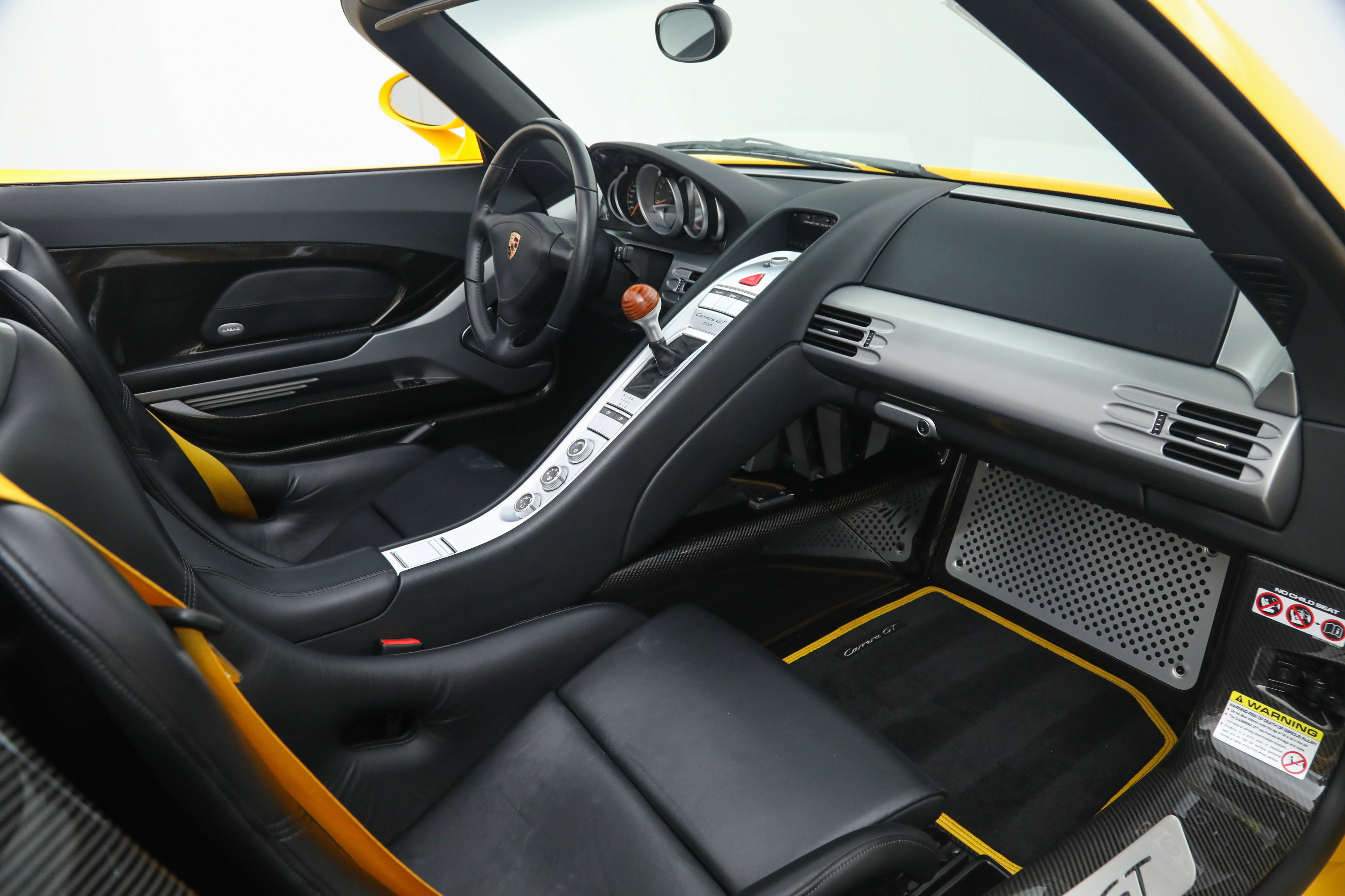 Used 2005 Porsche Carrera GT RWD image 19