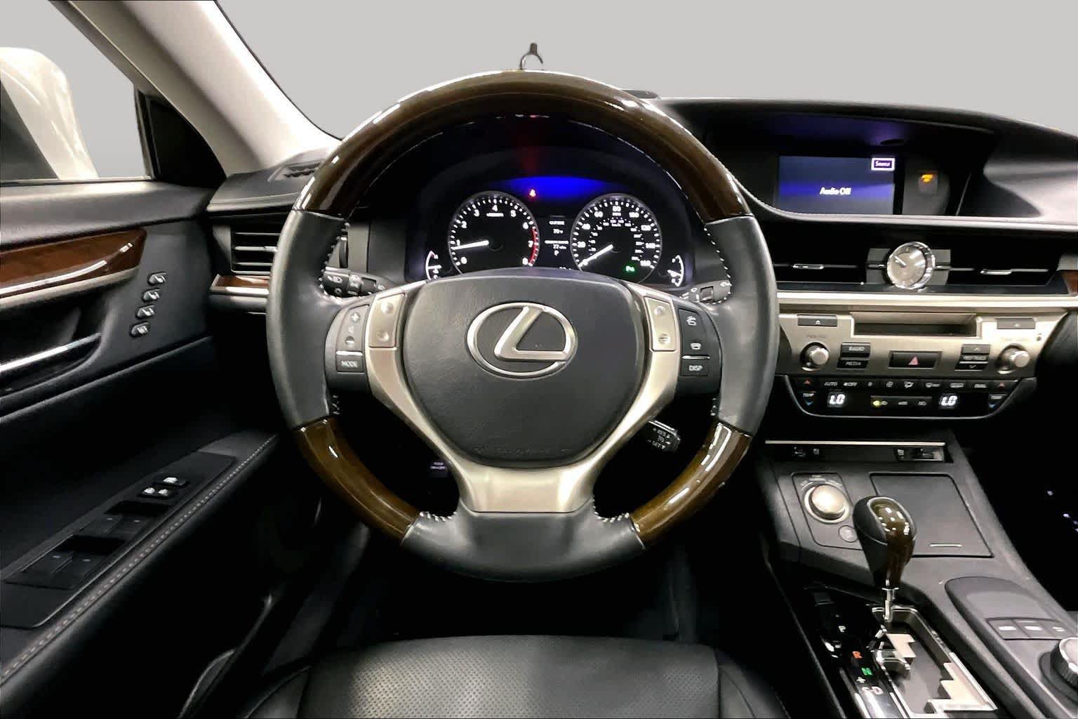 Used 2014 Lexus ES 350 w/ Premium Package FWD image 5