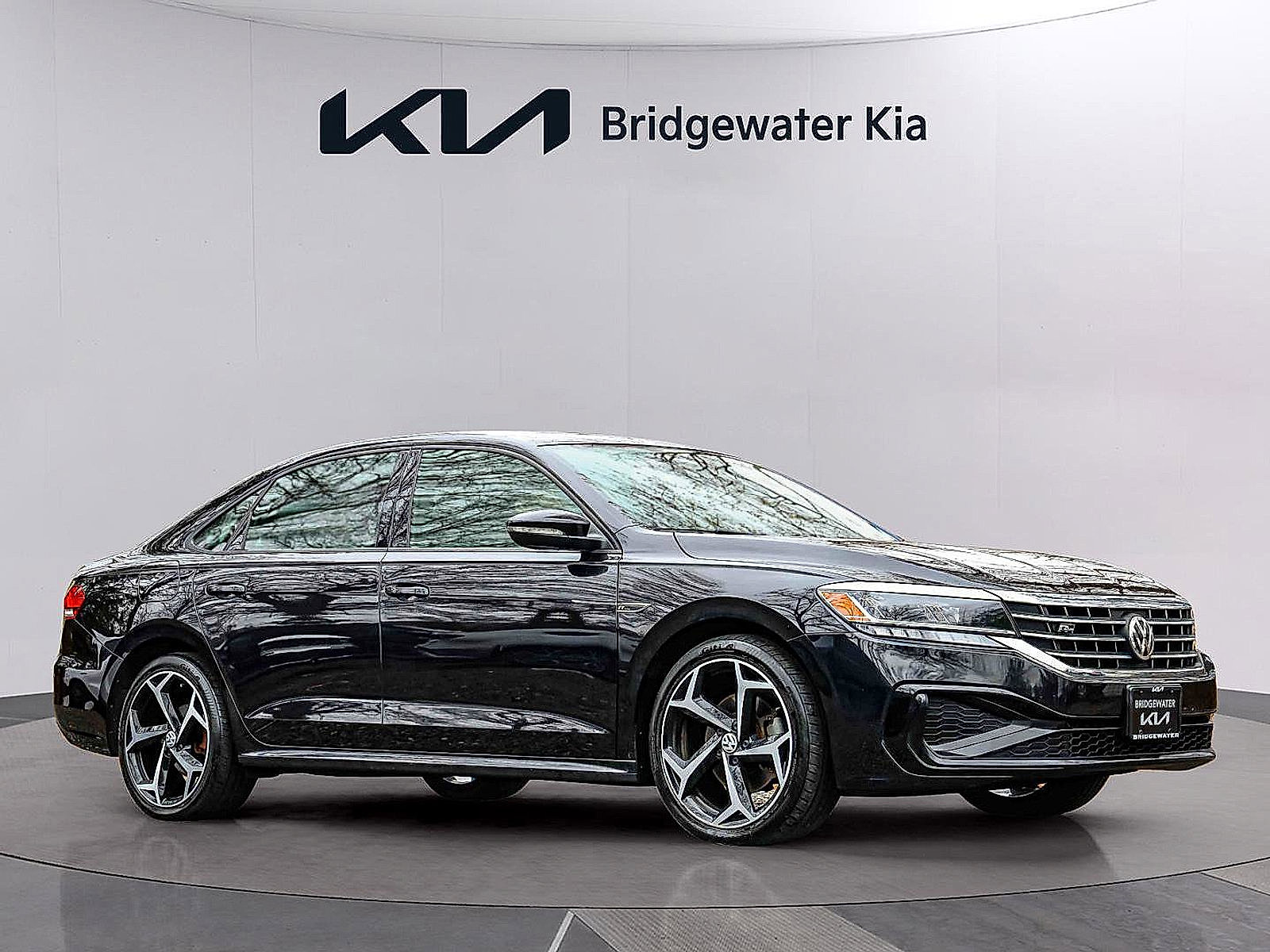 Used 2021 Volkswagen Passat 2.0T R-Line image 2