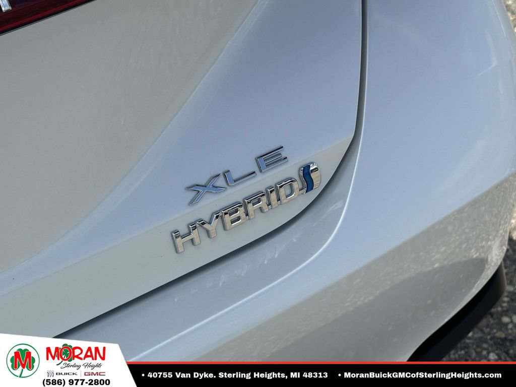 Used 2021 Toyota Avalon XLE FWD image 11