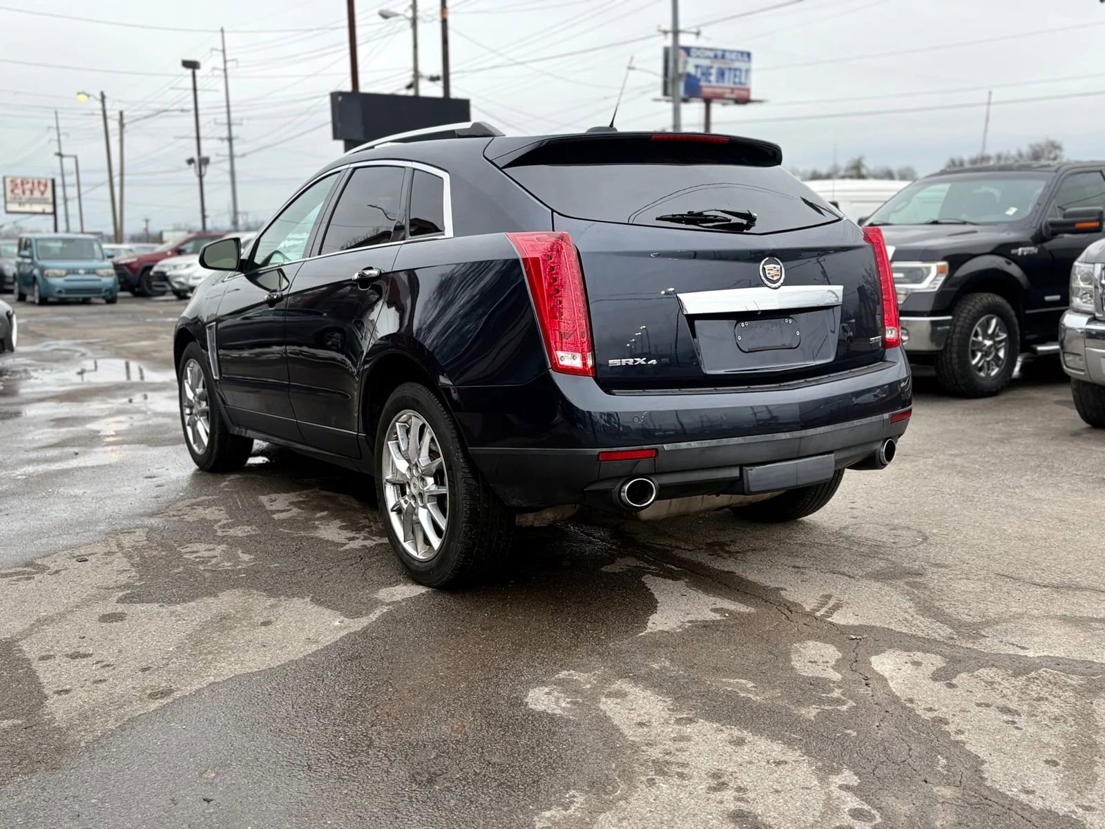 Used 2015 Cadillac SRX Premium w/ Driver Assist Package AWD/4WD image 3