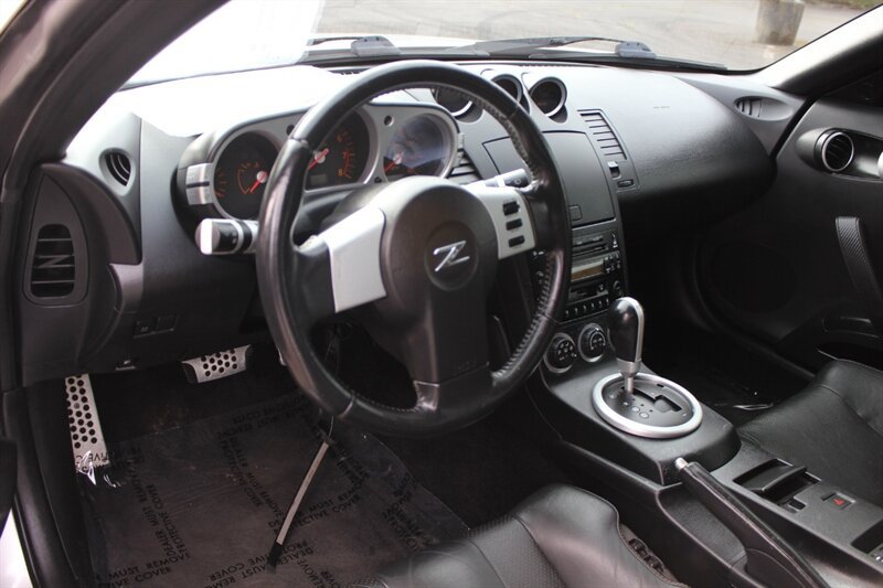 Used 2004 Nissan 350Z Touring w/ Cargo Convenience Pkg RWD image 9