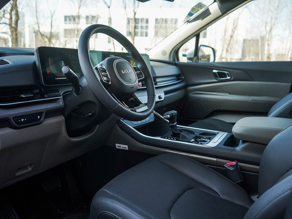 New 2026 Kia Carnival EX FWD image 19