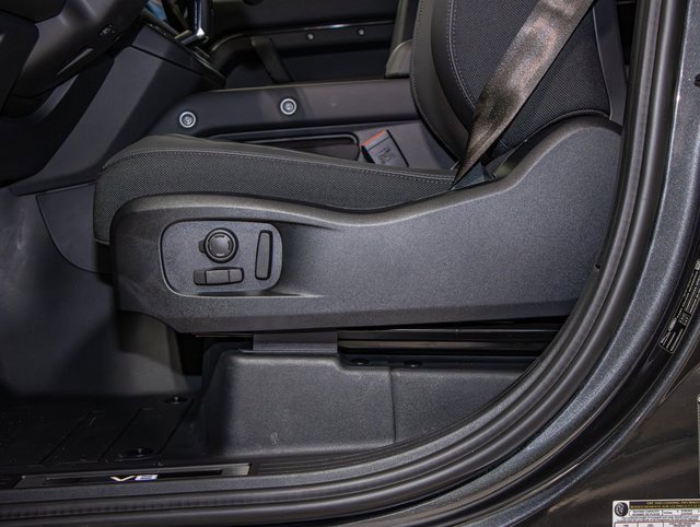 New 2025 Land Rover Defender 110 V8 image 16