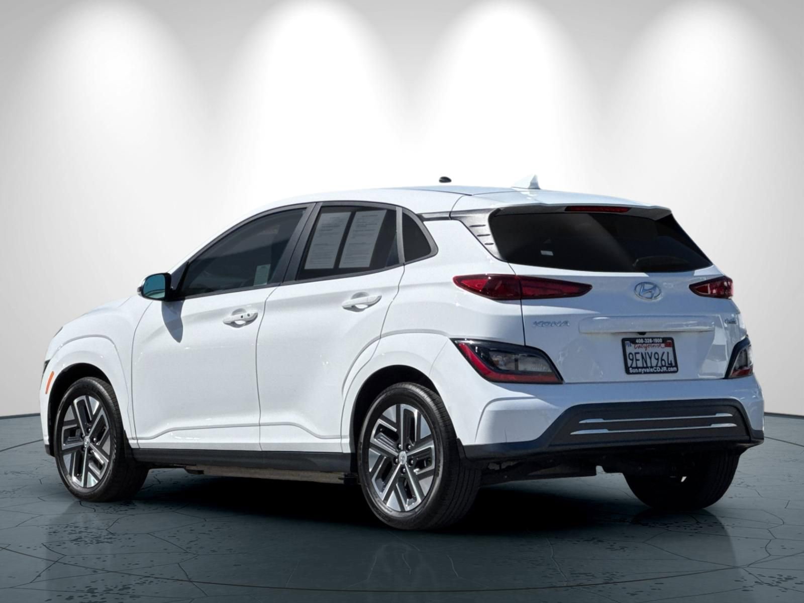 Used 2023 Hyundai Kona SE FWD image 6