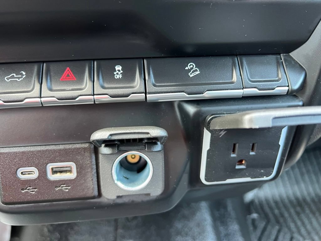 Used 2023 Chevrolet Silverado 1500 Custom Trail Boss AWD/4WD image 39