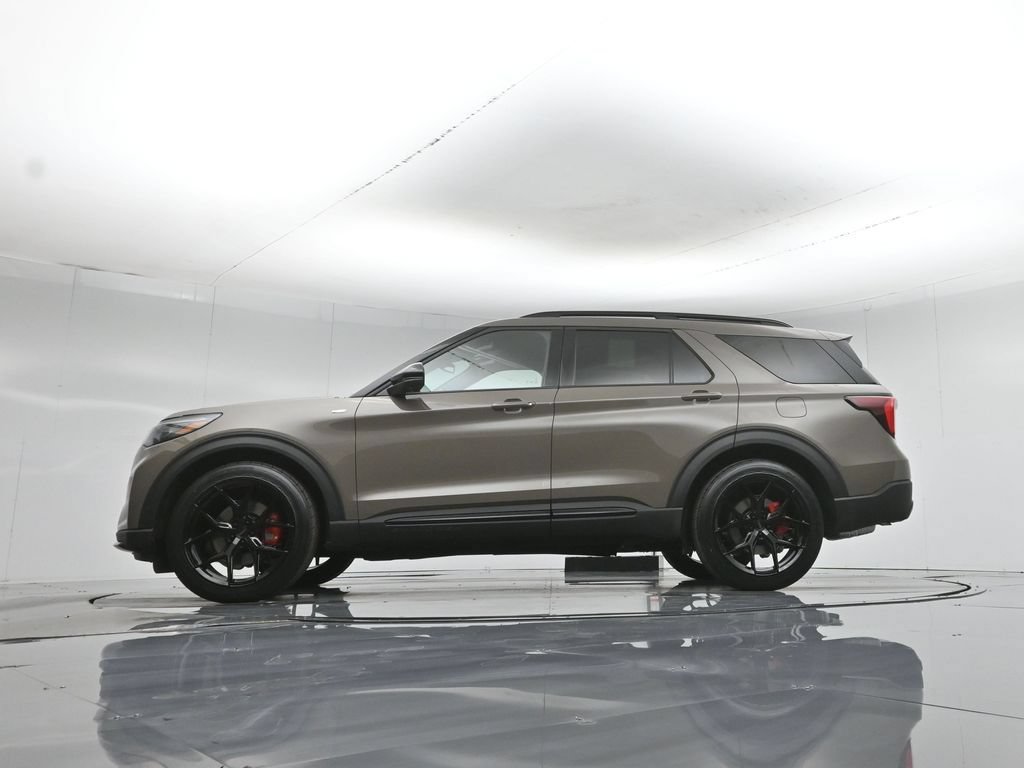 New 2026 Ford Explorer ST-Line w/ ST-Line Street Pack RWD image 7