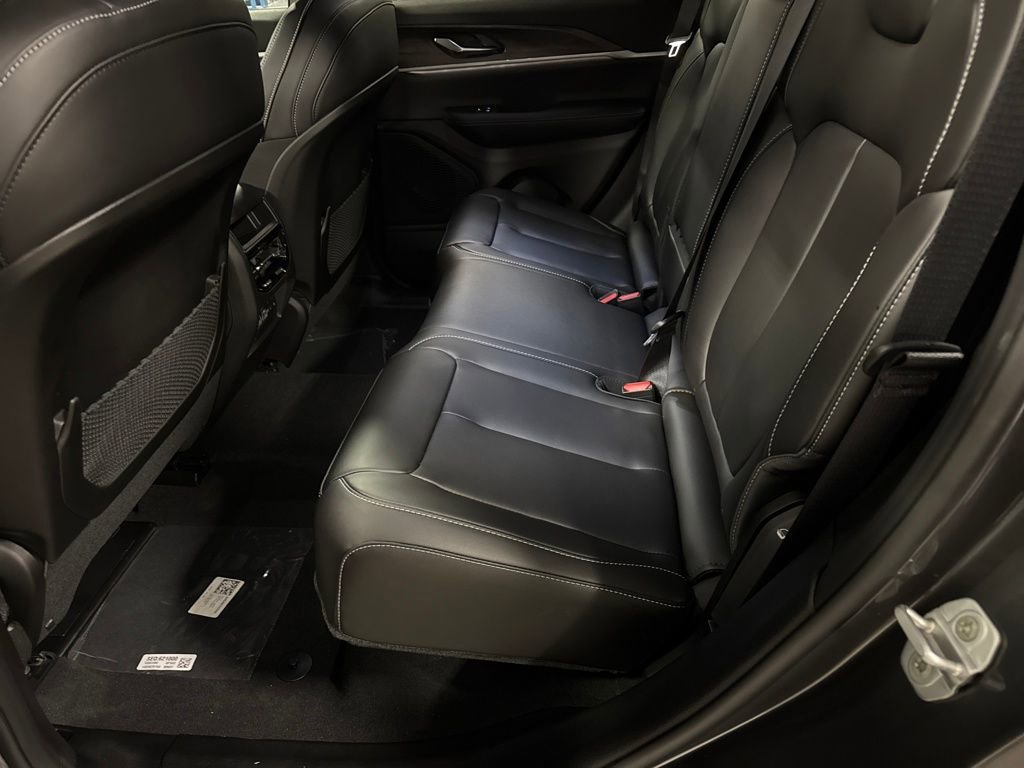 New 2025 Jeep Grand Cherokee Limited image 24