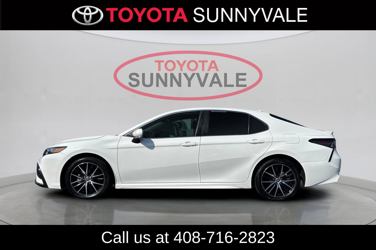 Used 2023 Toyota Camry SE FWD image 6
