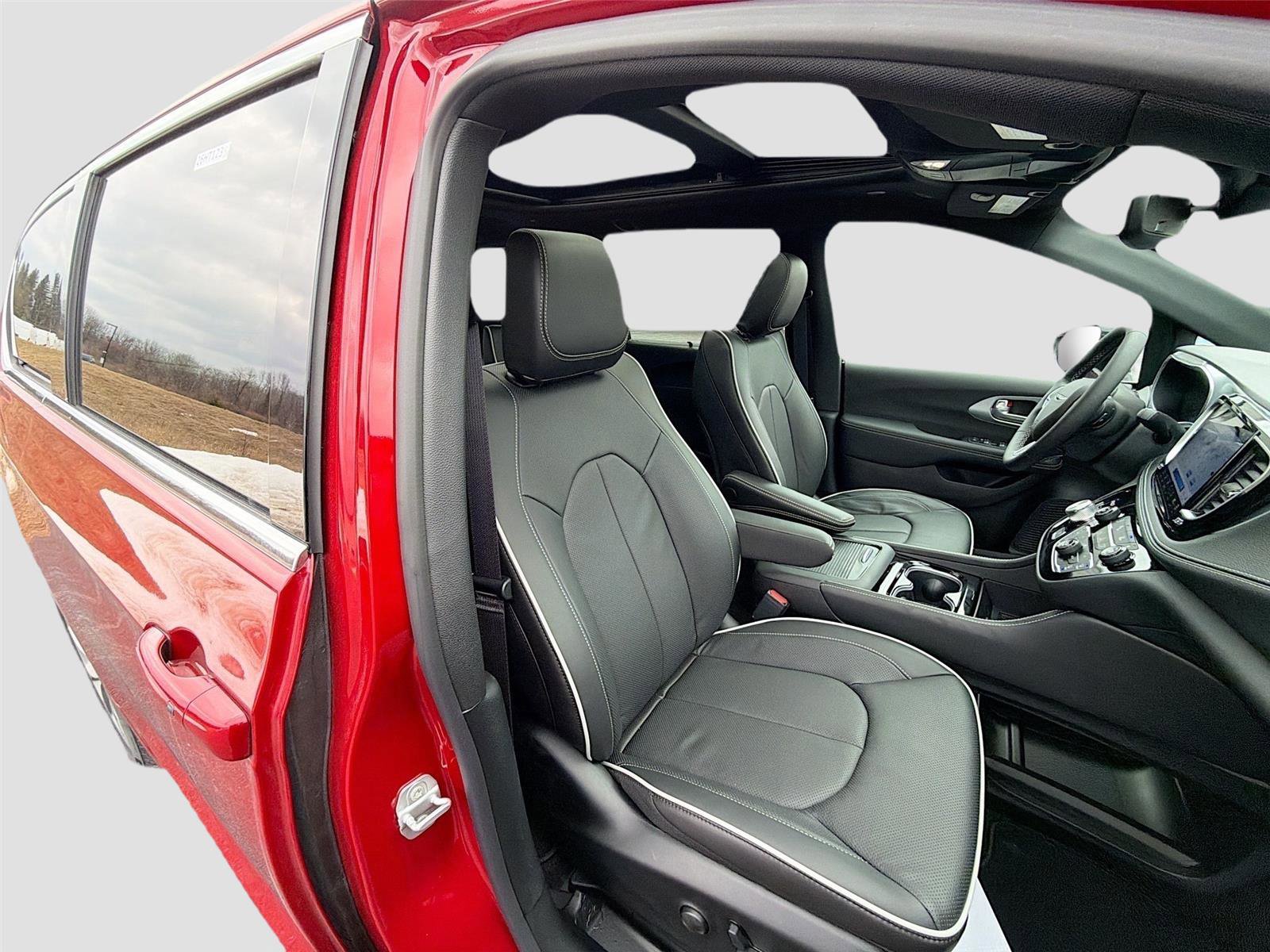 New 2026 Chrysler Pacifica Limited w/ Trailer Tow Group image 30