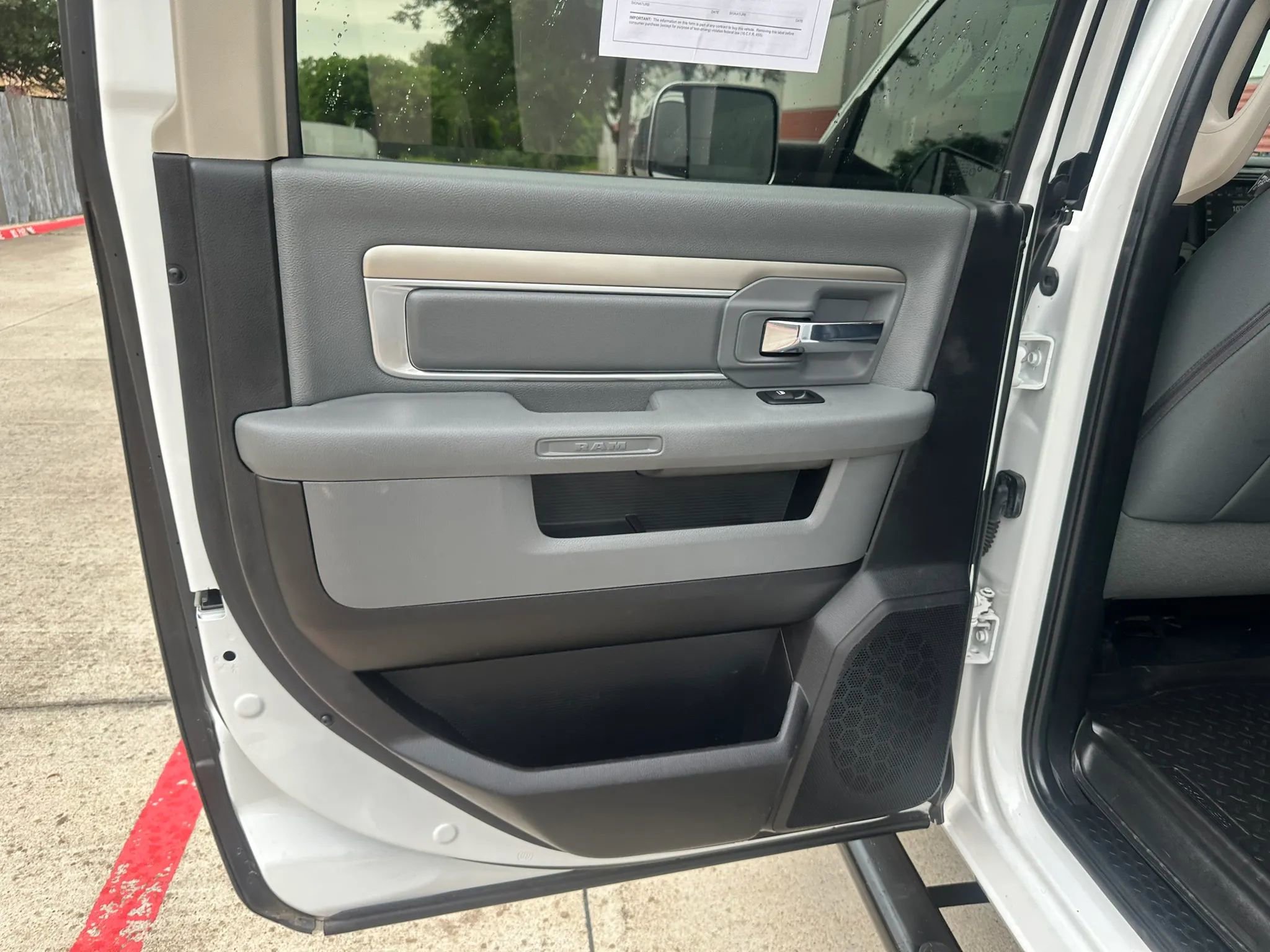 Used 2016 RAM 2500 SLT AWD/4WD image 18