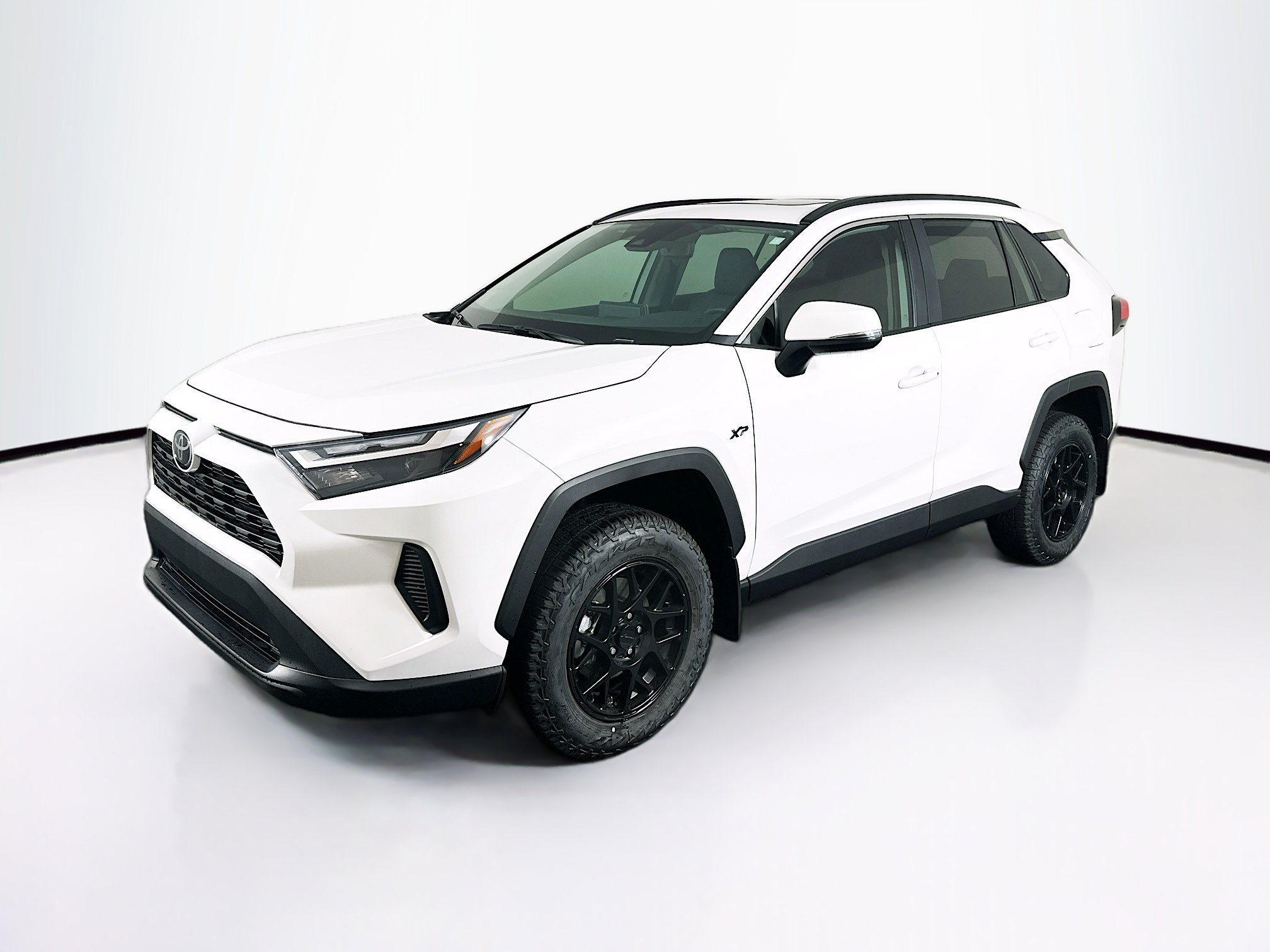 Used 2025 Toyota RAV4 XLE w/ Convenience Package FWD image 3