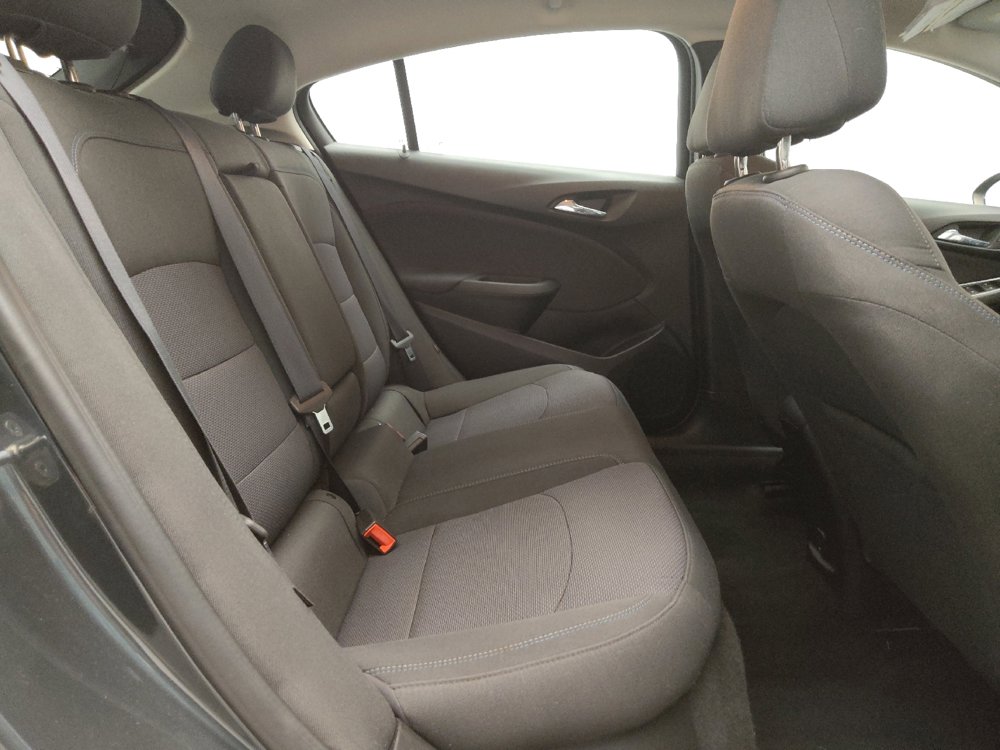 Used 2018 Chevrolet Cruze LT image 19