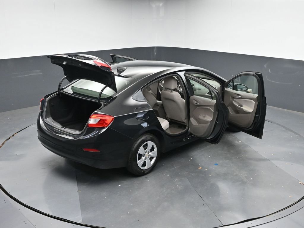 Used 2018 Chevrolet Cruze LS image 40