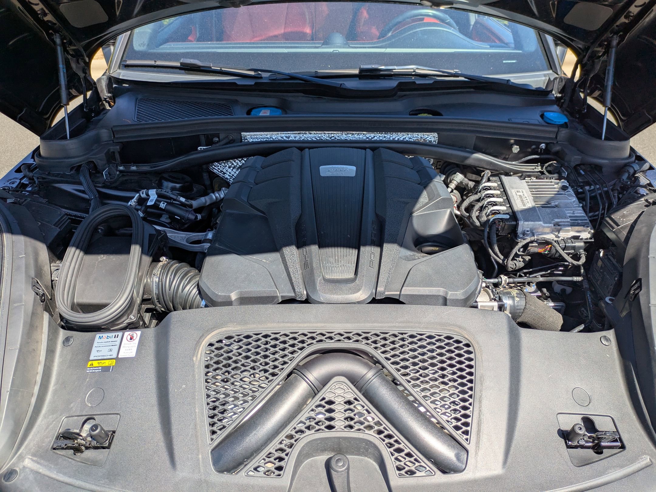 Used 2021 Porsche Macan GTS AWD/4WD image 39