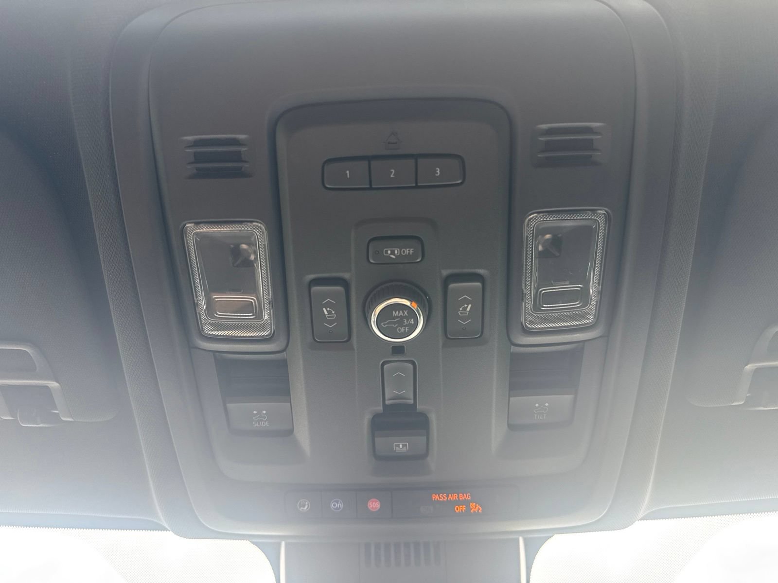Used 2023 Chevrolet Tahoe Premier AWD/4WD image 36