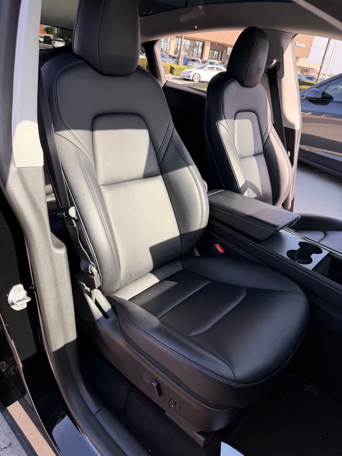 Used 2022 Tesla Model Y Performance AWD/4WD image 12
