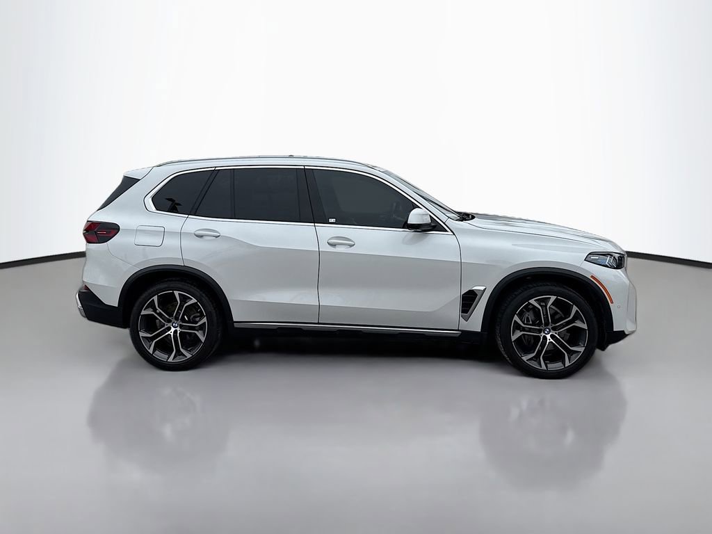 Used 2025 BMW X5 xDrive40i w/ Parking Assistance Package image 8