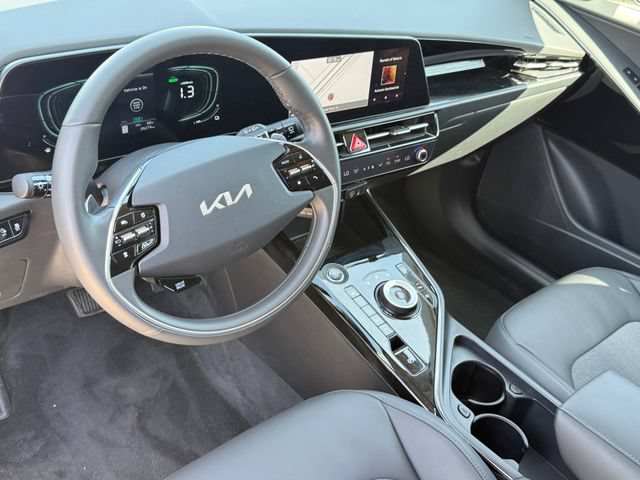 Used 2024 Kia Niro EX FWD image 10