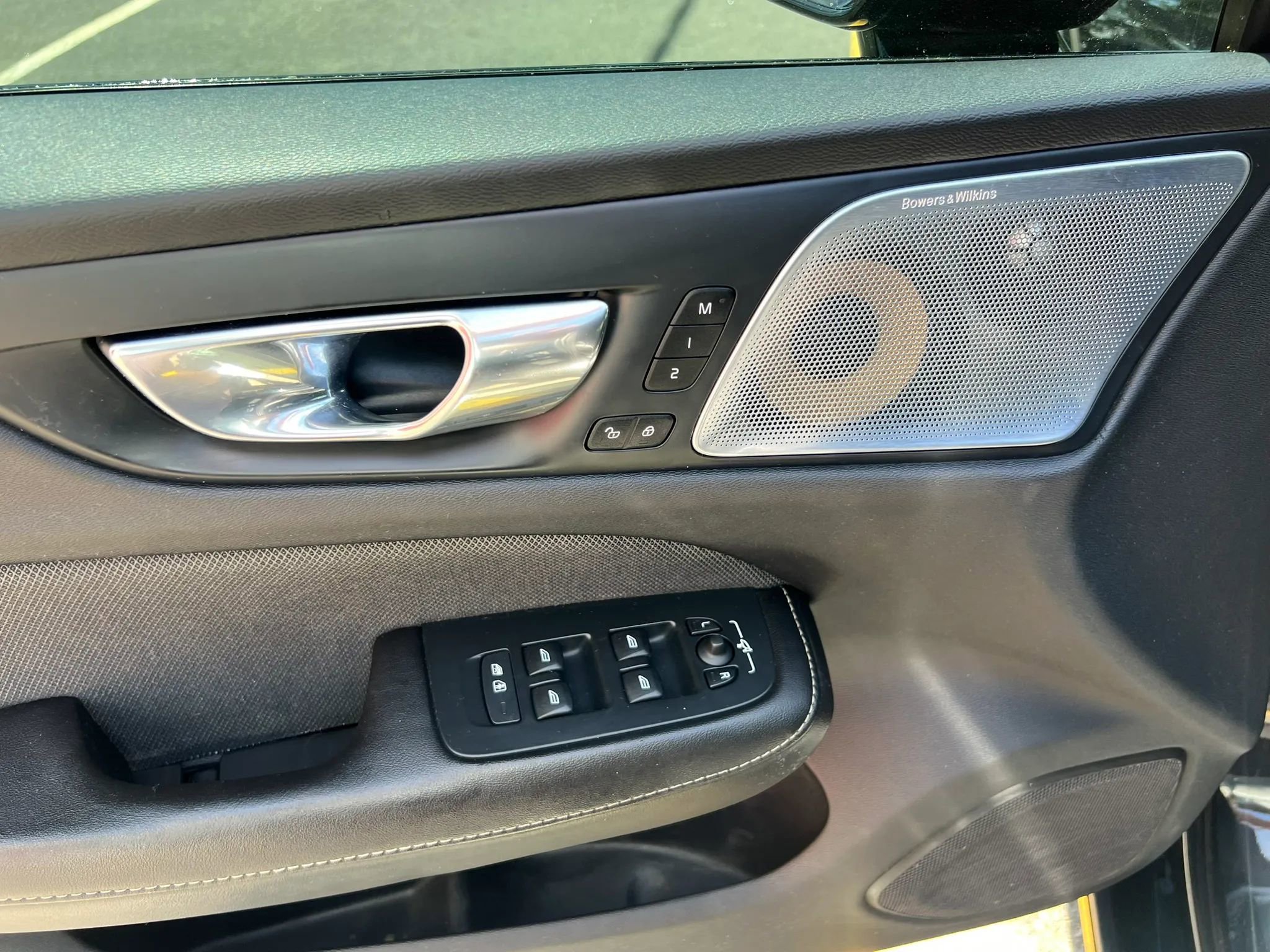 Used 2019 Volvo S60 T6 R-Design AWD/4WD image 12