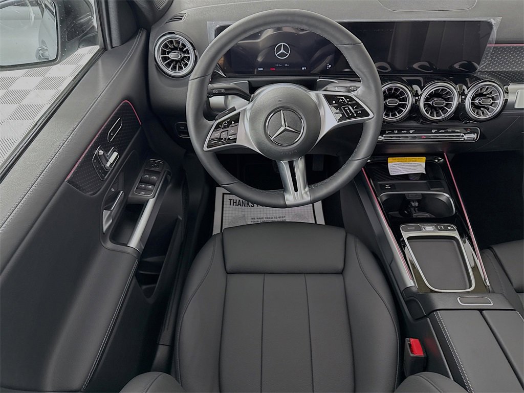 Used 2025 Mercedes-Benz GLB 250 4MATIC image 24