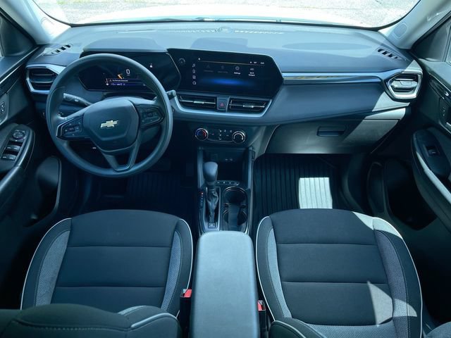 Used 2025 Chevrolet TrailBlazer LS w/ LS Convenience Package AWD/4WD image 19