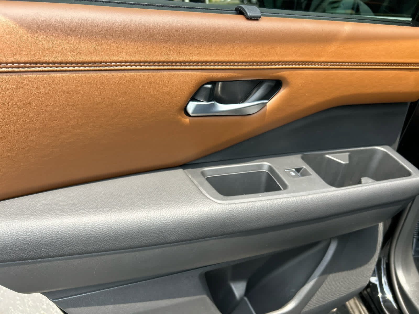 Certified 2025 Nissan Pathfinder Platinum AWD/4WD image 38