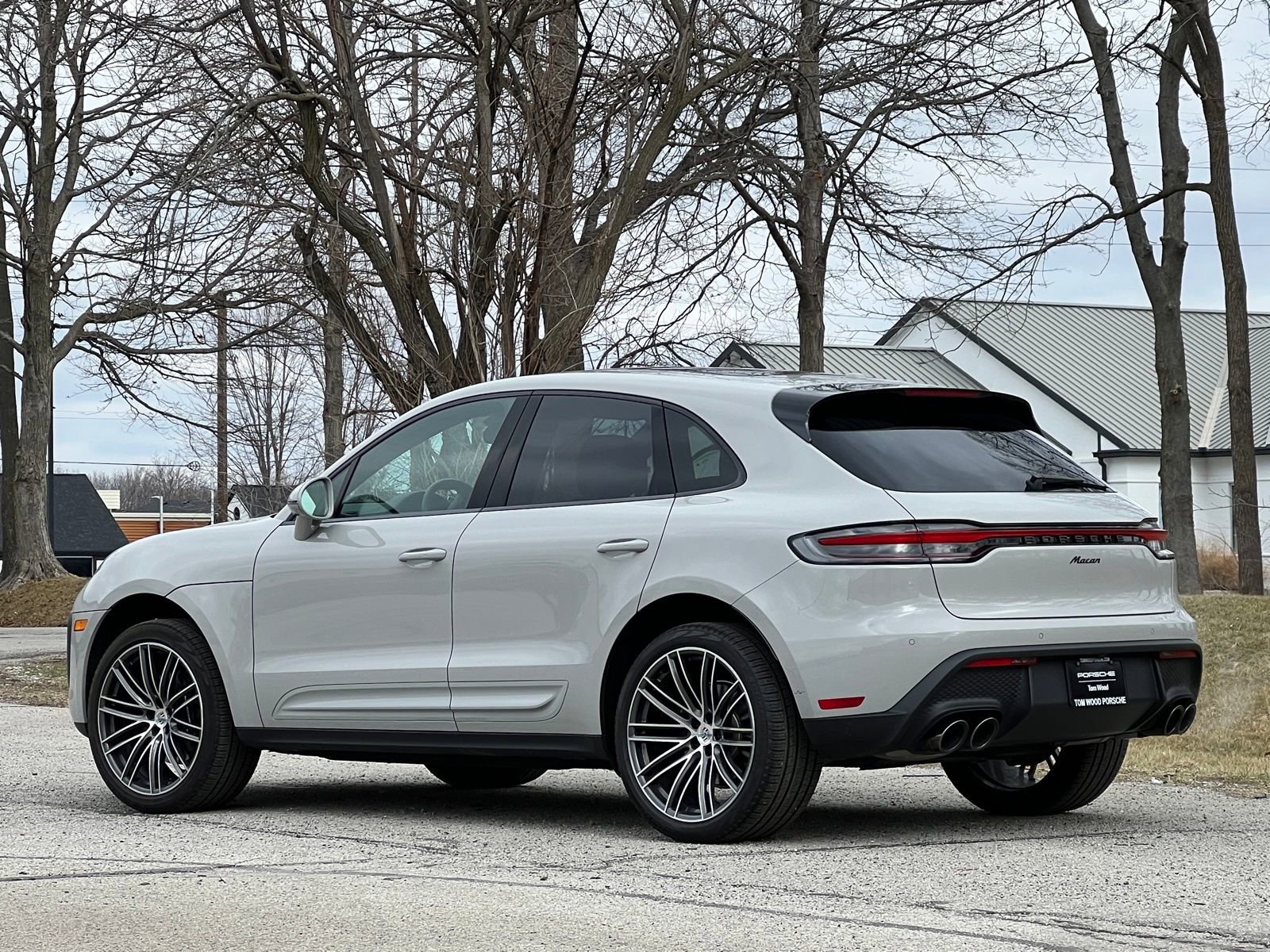 Certified 2025 Porsche Macan image 3