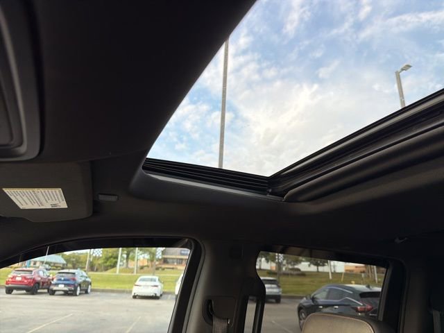 Used 2020 GMC Sierra 1500 AT4 w/ AT4 Premium Package AWD/4WD image 18