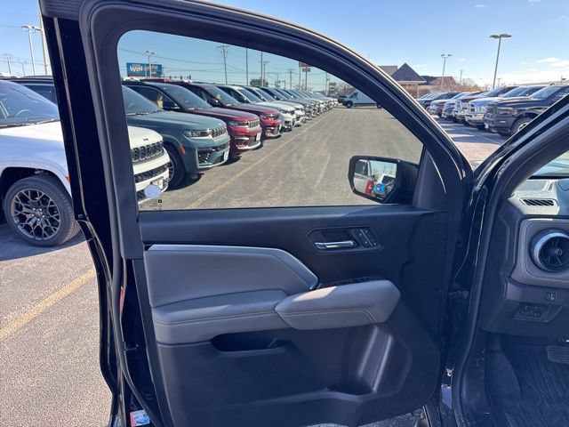 Used 2023 Chevrolet Colorado ZR2 w/ ZR2 Convenience Package III AWD/4WD image 20