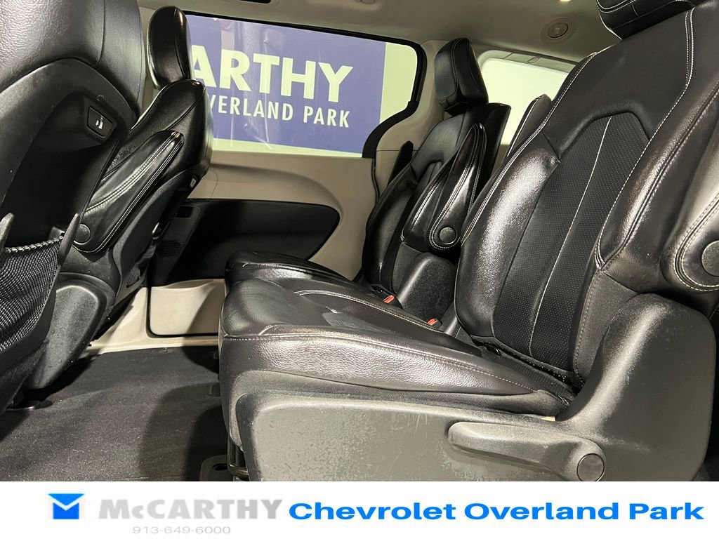 Used 2022 Chrysler Pacifica Touring-L FWD image 26