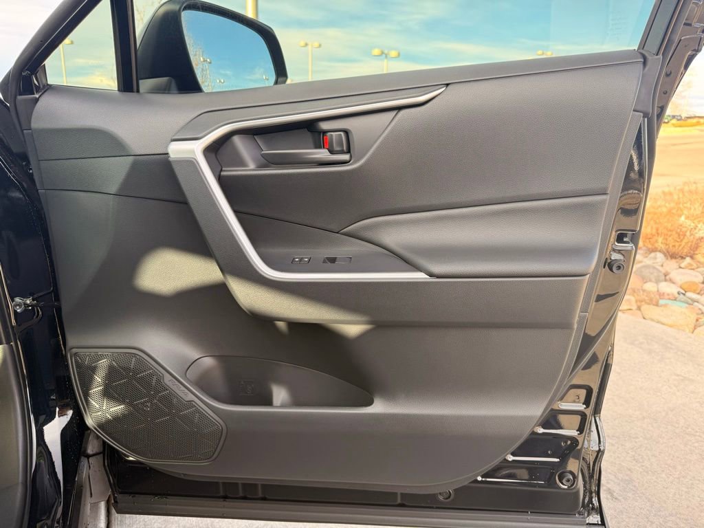 Used 2025 Toyota RAV4 LE image 25